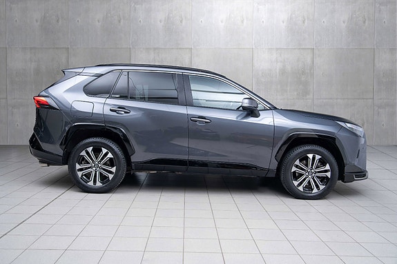 Toyota RAV4 Plug-in Hybrid 6 of 20