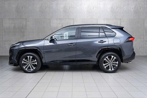 Toyota RAV4 Plug-in Hybrid 2 of 20
