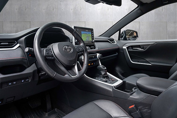 Toyota RAV4 Plug-in Hybrid 10 of 20