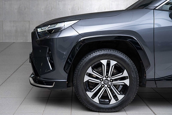 Toyota RAV4 Plug-in Hybrid 19 of 20