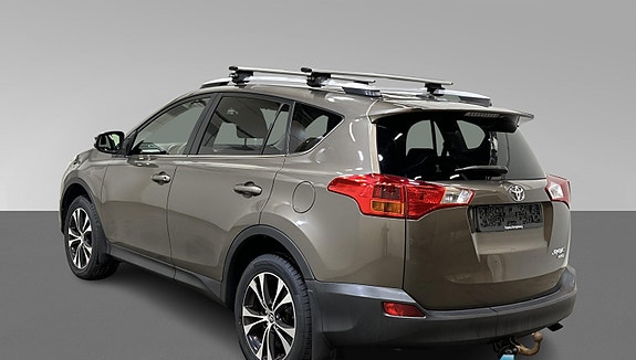 Toyota RAV4 4 of 5
