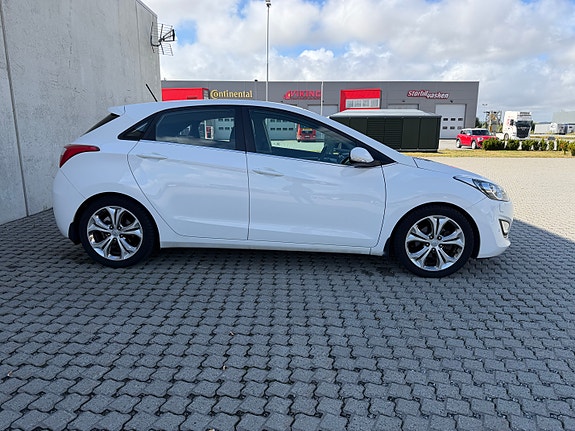 Hyundai i30 5 of 30