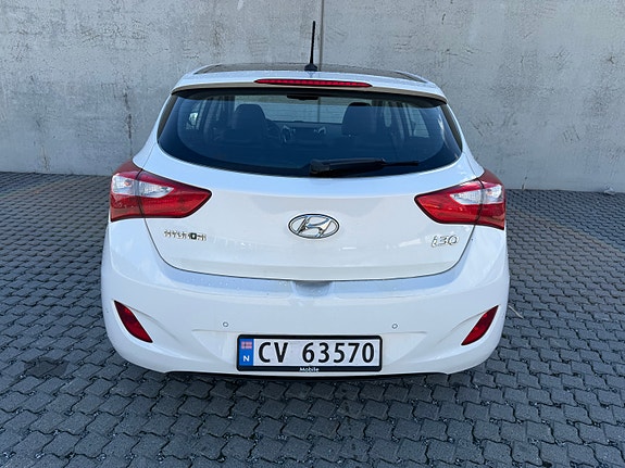 Hyundai i30 7 of 30