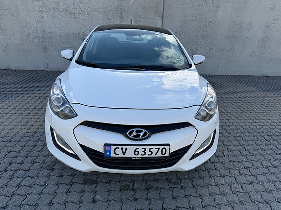 Hyundai i30 2 of 30