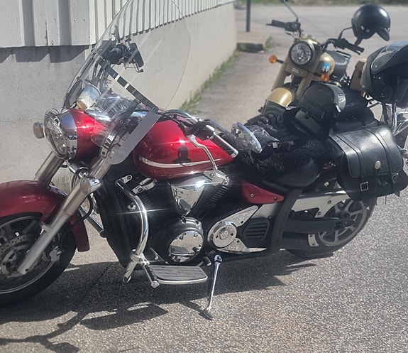 Yamaha XVS 1300 A Midnight Star 7 of 12