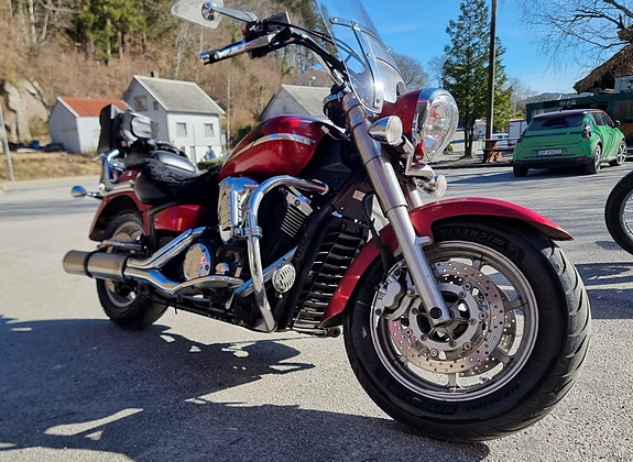 Yamaha XVS 1300 A Midnight Star 5 of 12