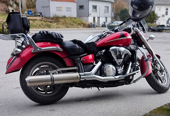 Yamaha XVS 1300 A Midnight Star 4 of 12
