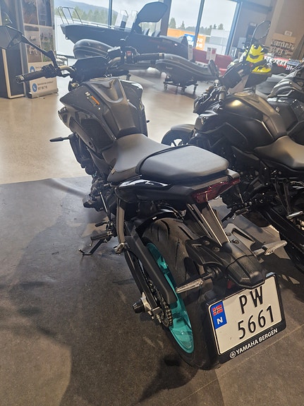 Yamaha MT-07 3 of 6