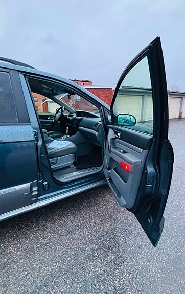 SsangYong Rodius 9 of 24