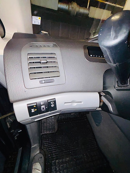 SsangYong Rodius 4 of 24
