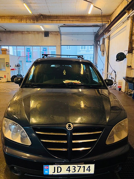 SsangYong Rodius 2 of 24