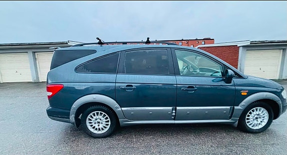 SsangYong Rodius 7 of 24