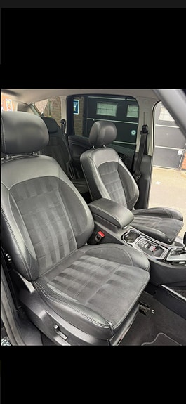 Ford S-MAX 3 of 4