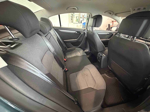 Volkswagen Passat 5 of 5