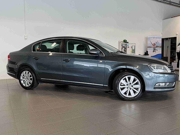 Volkswagen Passat 2 of 5