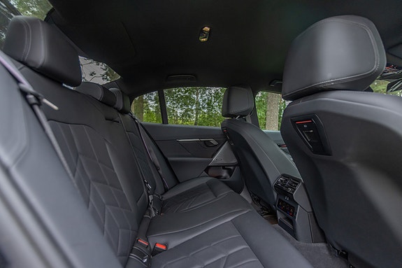BMW i5 10 of 12