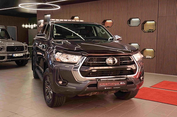 Toyota HiLux 3 of 30