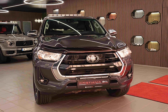 Toyota HiLux 4 of 30