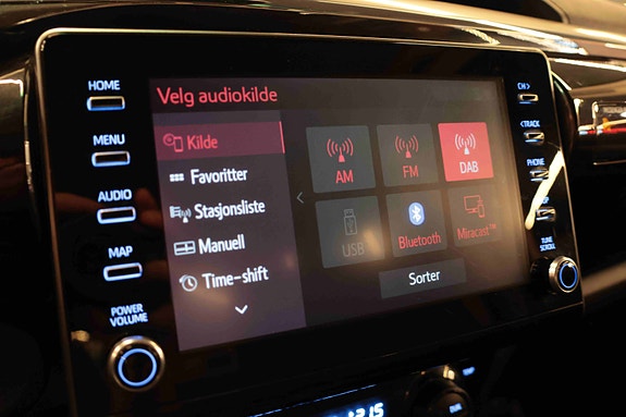 Toyota HiLux 29 of 30