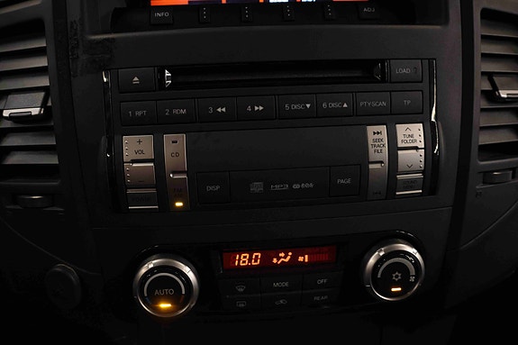 Mitsubishi Pajero 30 of 30