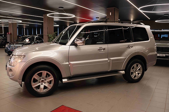 Mitsubishi Pajero 5 of 30