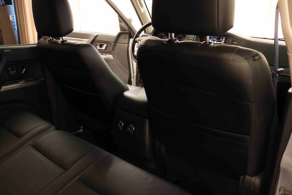 Mitsubishi Pajero 18 of 30