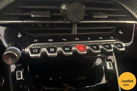 Peugeot e-208 23 of 27