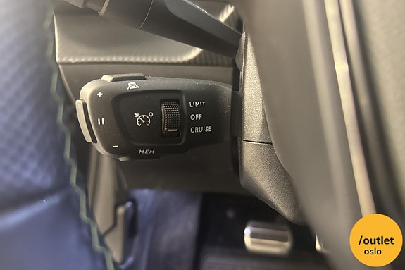 Peugeot e-208 25 of 27
