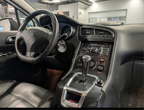 Peugeot 5008 3 of 30