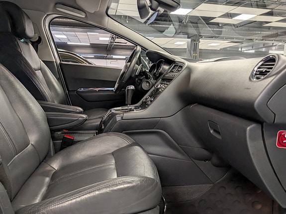 Peugeot 5008 5 of 30