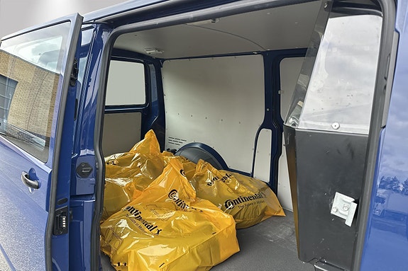 Volkswagen Transporter 8 of 15