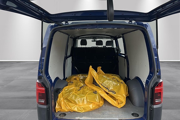 Volkswagen Transporter 9 of 15