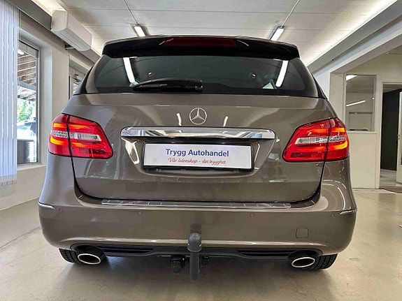 Mercedes-Benz B180 11 of 30