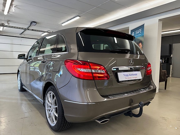Mercedes-Benz B180 10 of 30