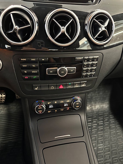 Mercedes-Benz B180 25 of 30