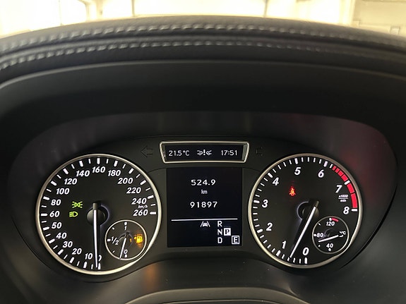 Mercedes-Benz B180 28 of 30