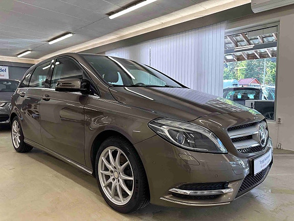 Mercedes-Benz B180 8 of 30
