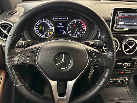 Mercedes-Benz B180 23 of 30