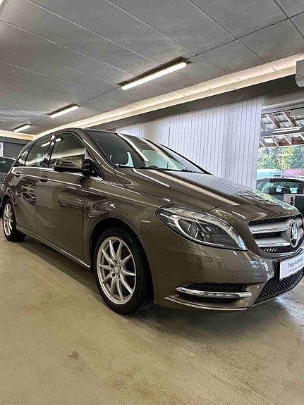 Mercedes-Benz B180 5 of 5