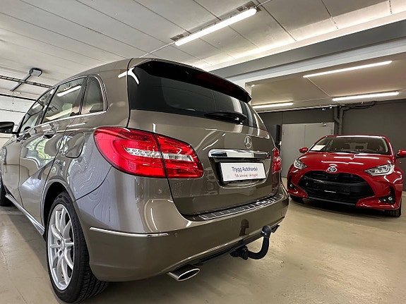 Mercedes-Benz B180 12 of 30