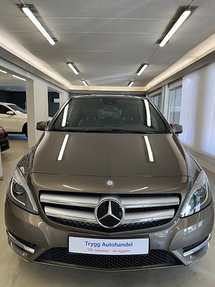 Mercedes-Benz B180 6 of 30