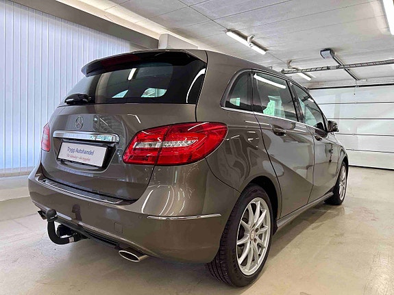 Mercedes-Benz B180 9 of 30