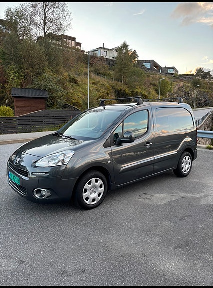 Peugeot Partner 2 of 5