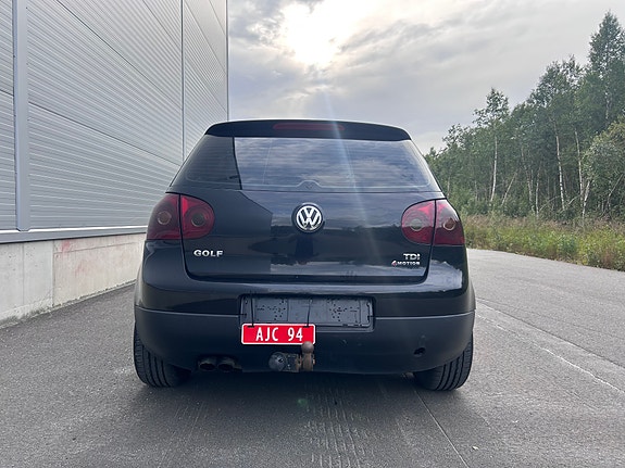 Volkswagen Golf V 5 of 5