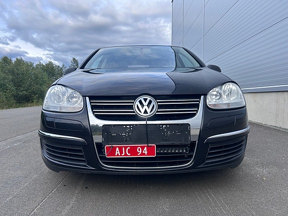 Volkswagen Golf V 2 of 5