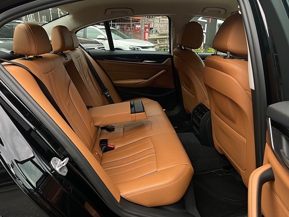 BMW 530e 16 of 30