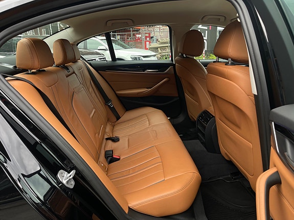 BMW 530e 15 of 30