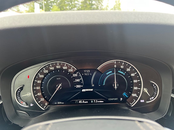 BMW 530e 22 of 30