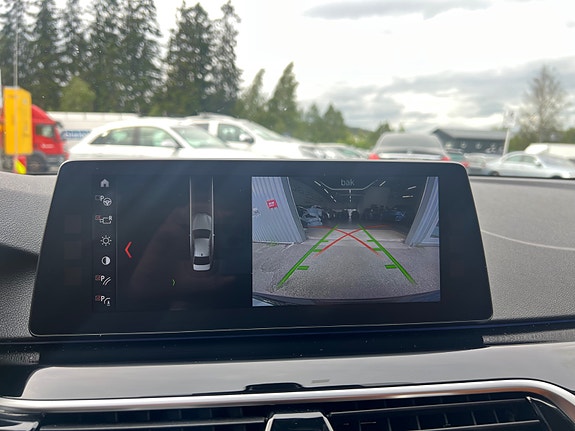 BMW 530e 18 of 30