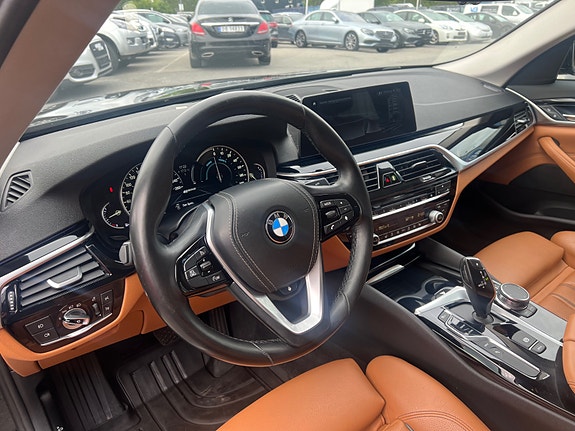 BMW 530e 17 of 30